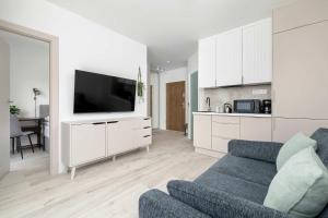 Modern Apartment in Cracow with Balcony, Desk and Parking by Noclegi Renters