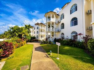 Stunning Gated Apartment in Ocho Rios