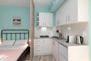 Bright Athens Studio with Balcony