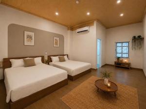 Ngõ Chạm Home