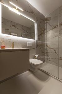 Bloom Porto - Luxury Clérigos Gem with Patio