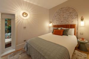 Bloom Porto - Luxury Clérigos Gem with Patio