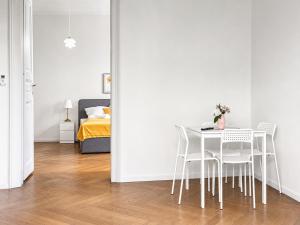 Cozy 2BR Apt, near AKH Hospital-ideal for short & Longstay