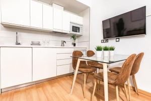 Industrial studio in the city center by REMS