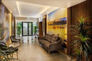 Danube Side by Convert