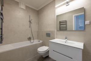 Marina Pearl Luxury Riverside Apartment with parking and terrace