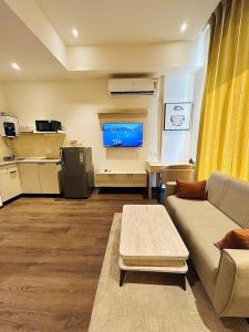 Oasis Modern Studio Near Yashobhoomi & Airport