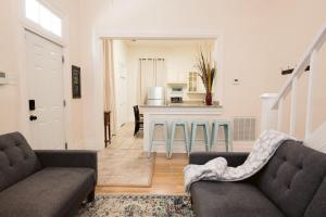 Monthly - Dumaine Historic Gem - Front House 1bed