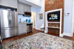 Claiborne Historic Getaways Guest House-economy rear unit With Pool