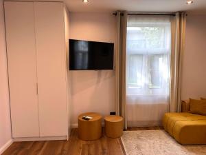 Modern Apartament Near Beach & Centre with AC and Free Parking