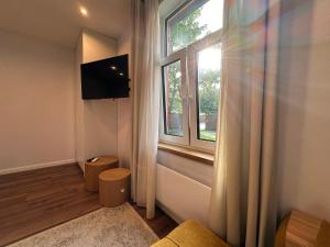 Modern Apartament Near Beach & Centre with AC and Free Parking