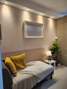 1550 Shore Residences tower B - MOA