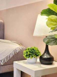 1550 Shore Residences tower B - MOA