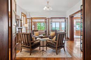 2BR + Den River Views Free Parking