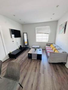 Modern Suite | Top Location & Views