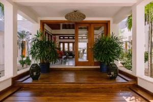 Luxe 5BR Villa with Pool and Palapa