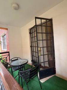 Modern 2 Bedroom Ensuite Apartment via Milimani Rd