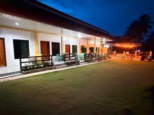 CocoVille Guesthouse Room for 4