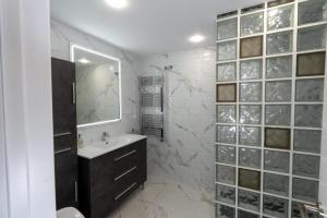 Marbellamar, Beachfront Apartment in Calahonda