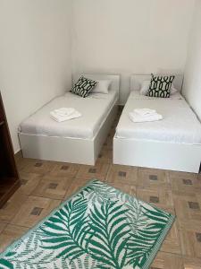 Marigold Studio Rooms