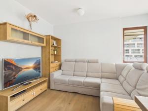 Wola CityView Apartment Balcony & Parking by Solarento