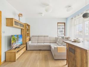 Wola CityView Apartment Balcony & Parking by Solarento
