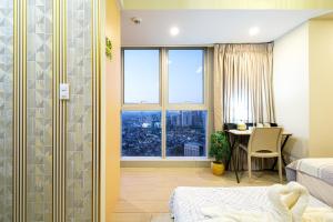 3BR Uptown BGC-40Floor view near Malls and Restaurants
