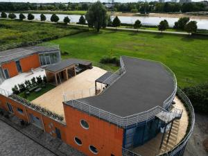 Riverside SPA Residence