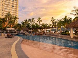 Beachfront, pool, golden zone