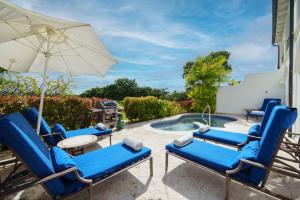 Westmoreland Villa with Pool and Golf Views - Cherry Red