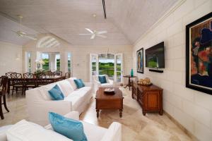 Westmoreland Villa with Pool and Golf Views - Cherry Red