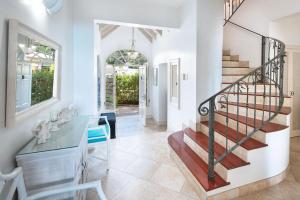Beachfront Bliss with Plunge Pool - Seashells