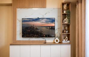 The Long House - Studio Unit at One Manhattan