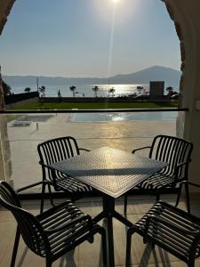 Pietra Sol & Mar Seafront Residence