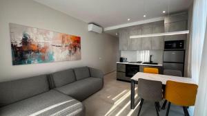 Pietra Sol & Mar Seafront Residence