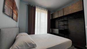 Pietra Sol & Mar Seafront Residence