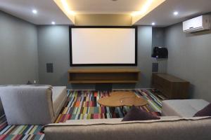 1BR The City - 2 Pools, Gym & Rooftop