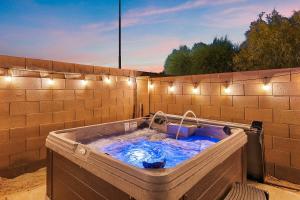 Reset & Rally! Heated Pool Spa Firepit BBQ 17 PPL