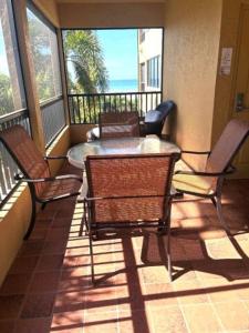 2 BDR Eagles Nest Beach Resort