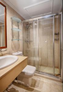 Apartment with Jacuzzi, Large Terrace and Sea View in Malibu Mansions Spain Mijas costa