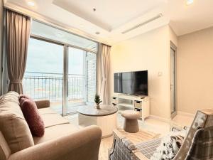 Landmark 6 Stylish 2BR with Saigon River & Landmark 81 Views