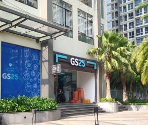 Landmark Plus Stylish 2BR with Saigon River & Landmark 81 Views
