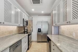 Chic Beachfront 2-bed - Saint Peters Bay 208