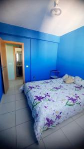 Cozy, 5 min from Plage des Nations, quiet neighborhood