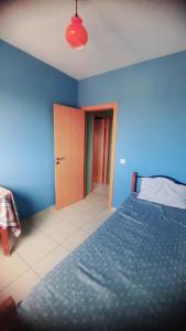 Cozy, 5 min from Plage des Nations, quiet neighborhood