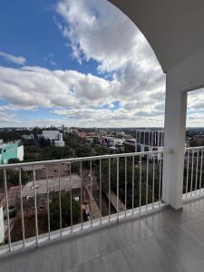 Moderno apartamento con balcón y gran vista