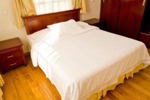 Natural Oak Apartments Kilimani