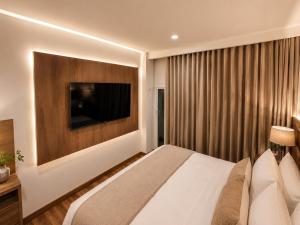 Caribbean Escape Beach Club & Private Beach Access