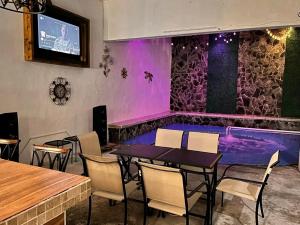 Hotel 305