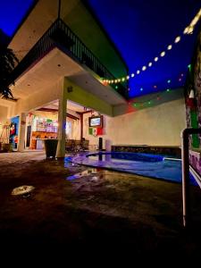 Hotel 305